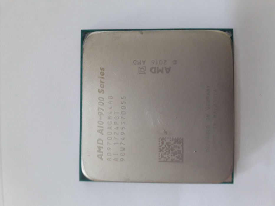 Witam sprzedam procesor z prywatnego PC 100% sprawny.