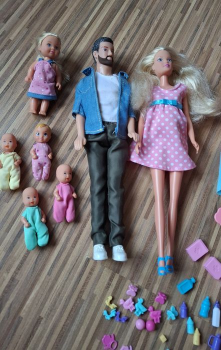 Duży zestaw lalki Steffi w ciąży z Kenem ,lekarką i dziećmi.