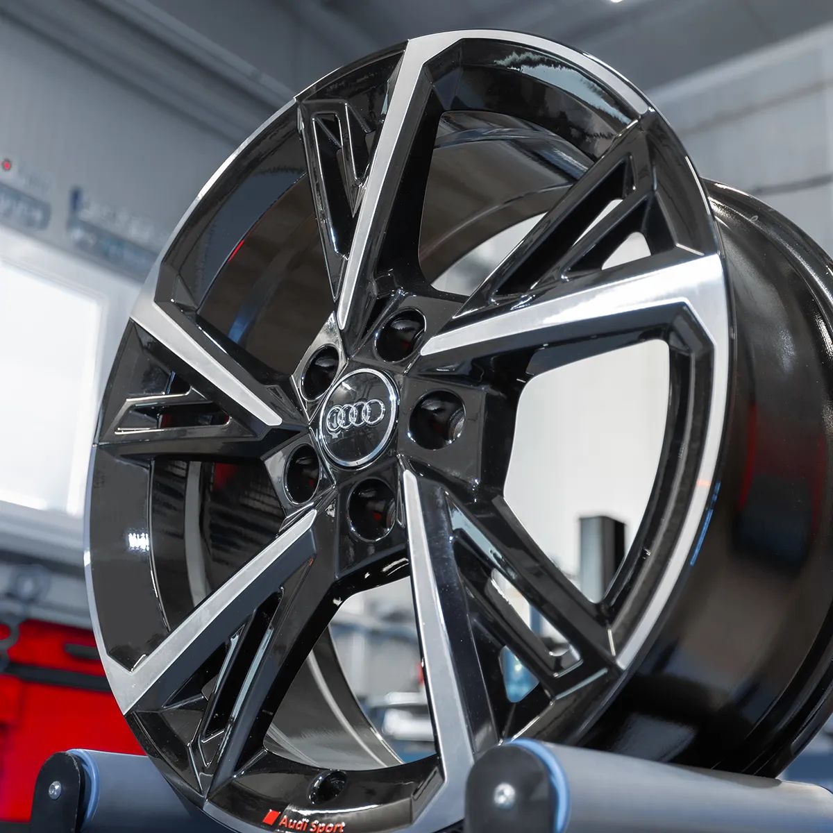 Oryginalne Felgi Audi 18 S3 A3 A4 A6 A8 Q2 Q3 TT