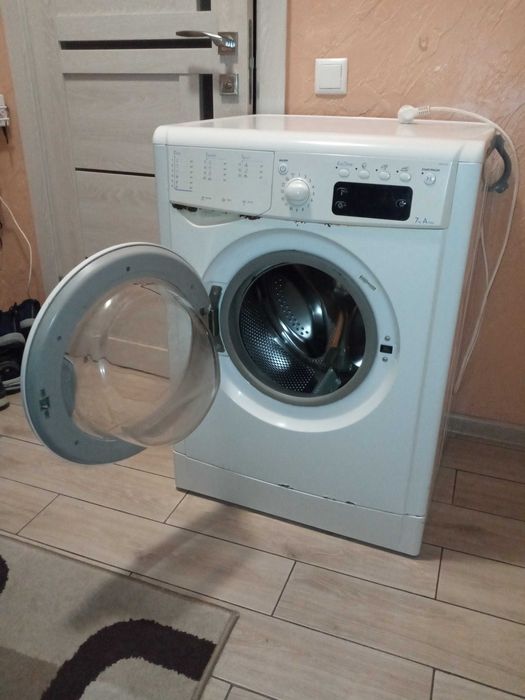 Пральна машина Indesit  7 кг ПІД РЕМОНТ !