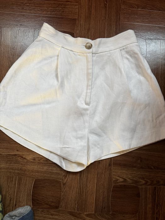 Лляні білі шорти