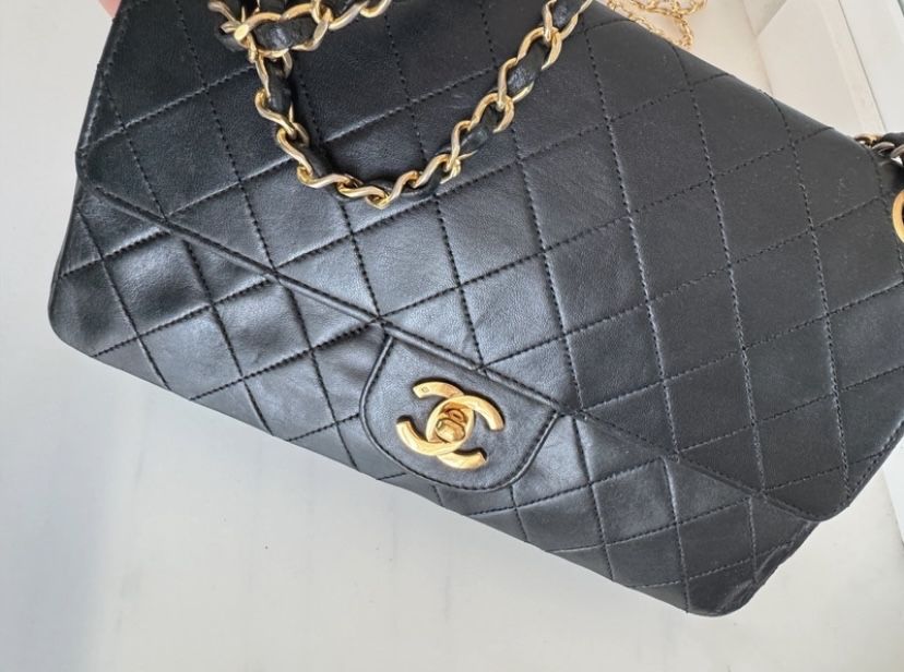 Chanel Double Flap Autentica