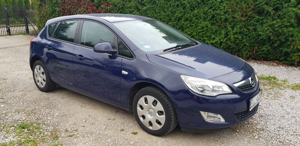 Opel Astra 1,7 DTI  z małym przebiegiem