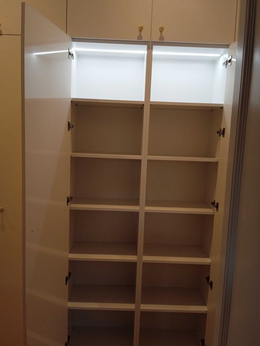 Meble na wymiar szafy garderoby Kuchnie