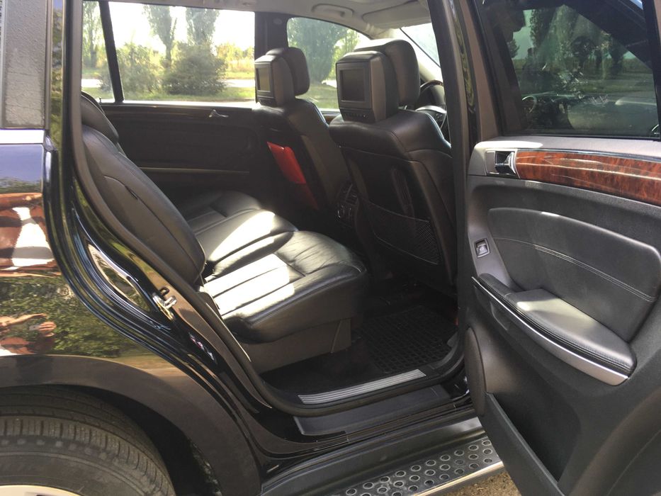 Mercedes GL X164 официал на максималке, В оригинале.