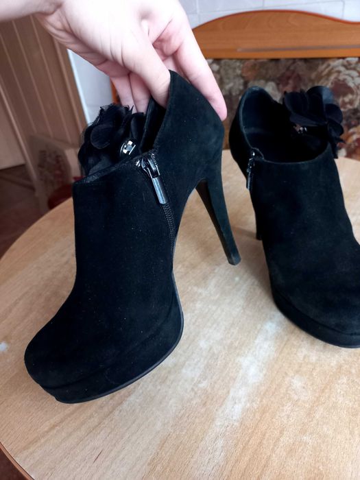 Чёрные замшевые туфли Minelli 38 размер