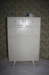 Movel vintage - pequeno armario - Pes palito - Branco marfim