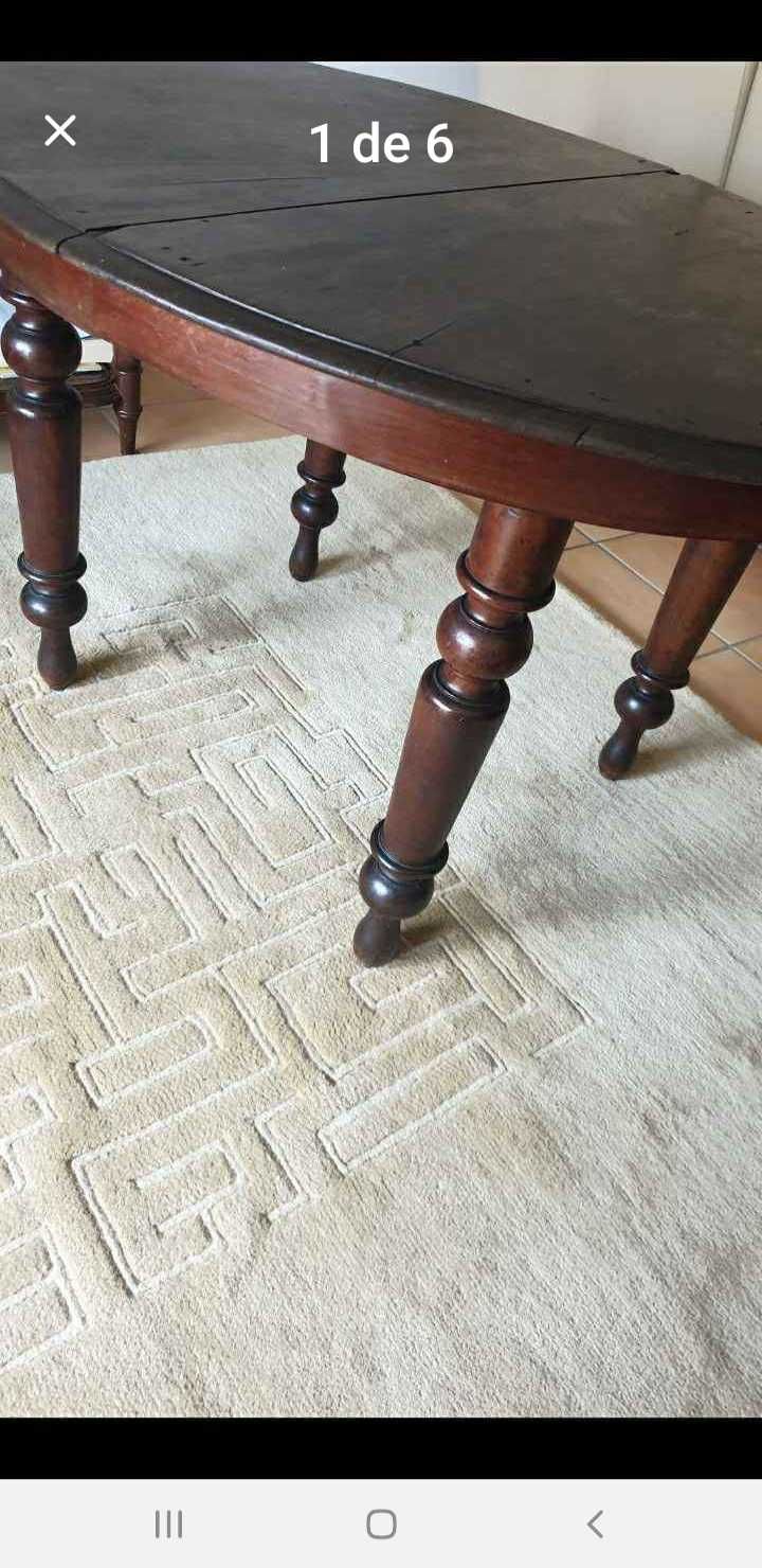 Mesa ANTIGA. Pernas trabalhadas - PARA DESOCUPAR