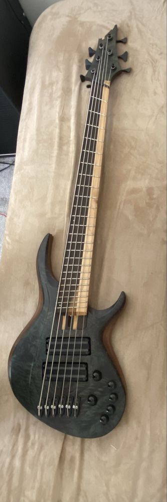 Sabre Viper 6 custom bas