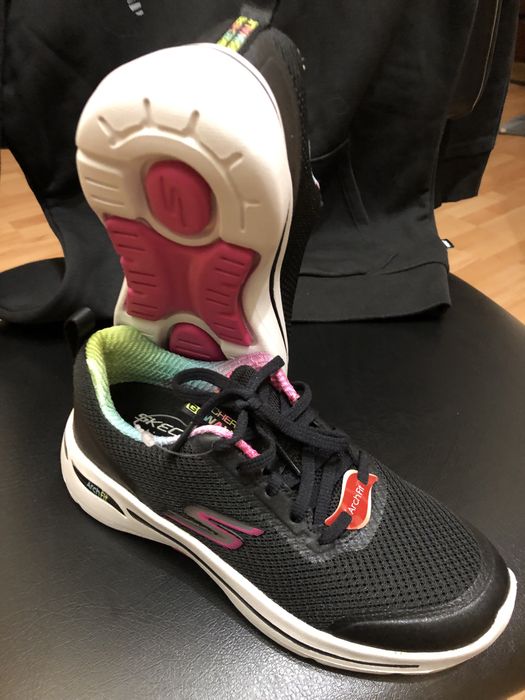 Жіночі кросівки Skechers 35 розмір