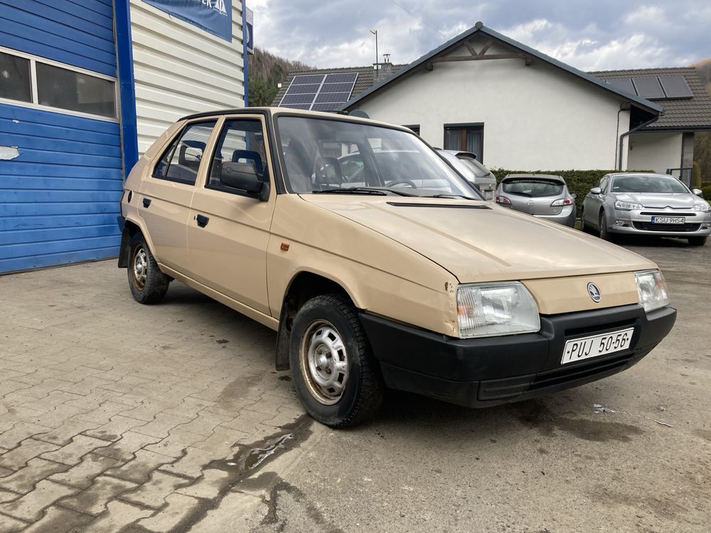 Skoda favorit 1,3 klasyk golf zlombol przebieg 55 orginal super stan