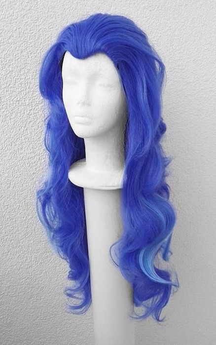 Niebieska falowana długa peruka bez grzywki z pasemkami cosplay wig