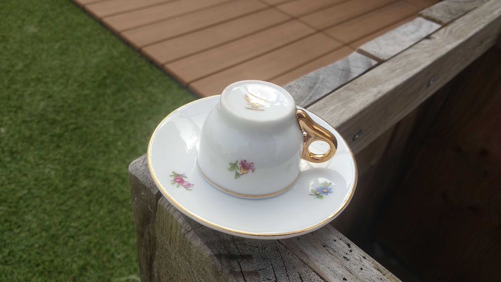 Chávena de café rara em porcelana