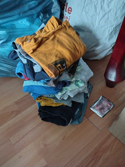 Sprzedam ubranka dla chłopca na 98