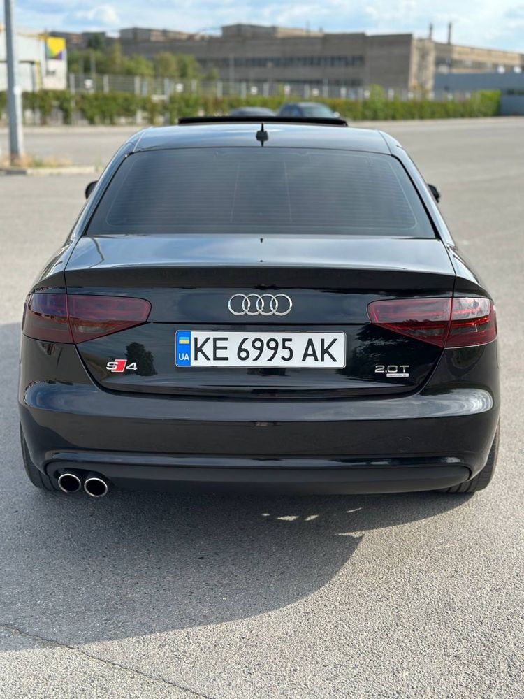 Audi A4 B8 2013 - Premium - Quattro.