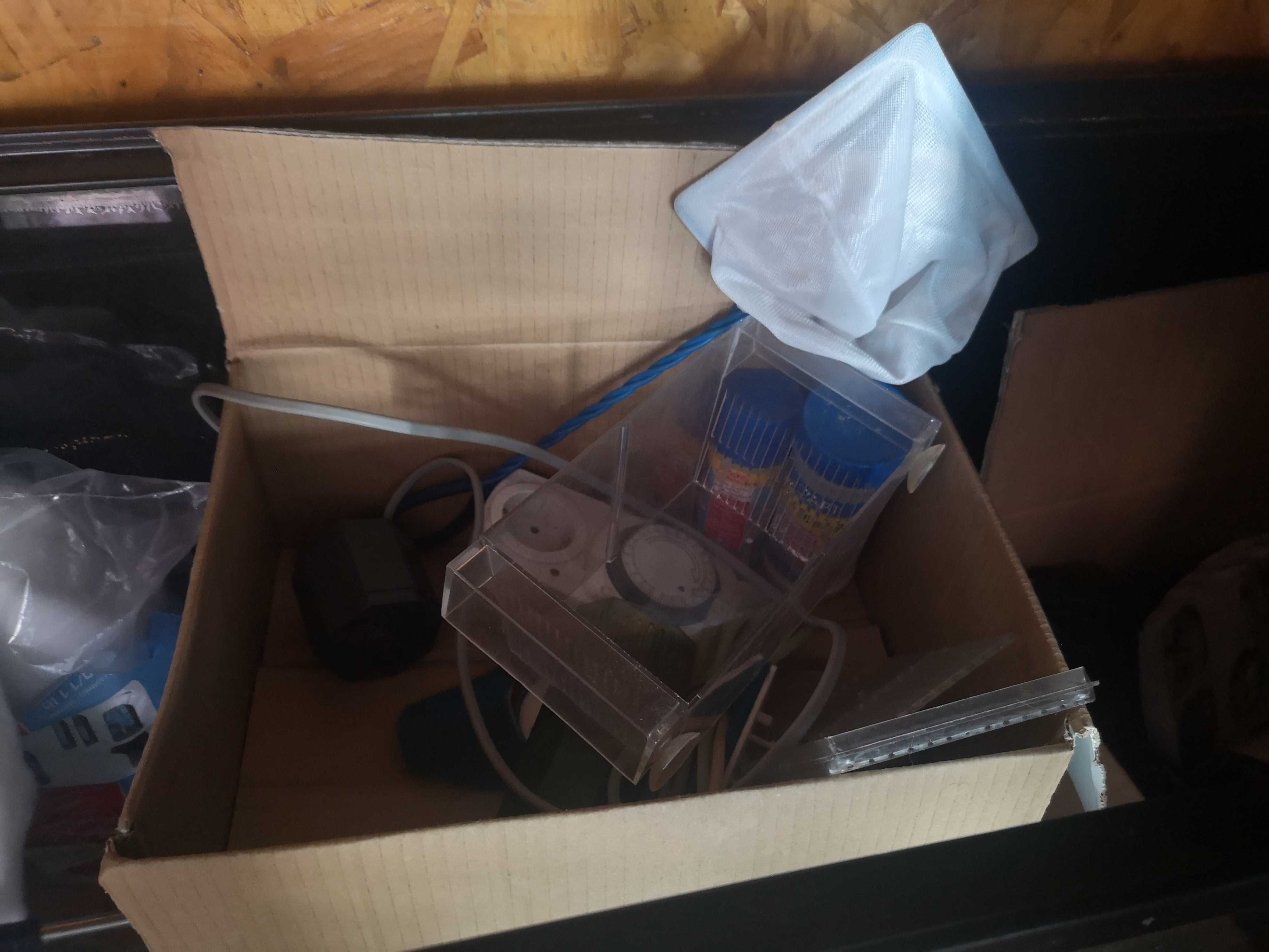 Vendo Aquários + Móvel + Material