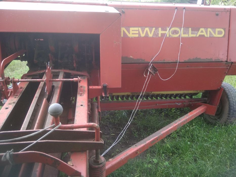Продам прес-підбирач NewHolland
