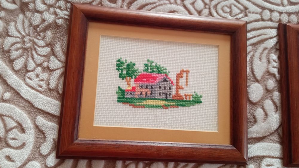 Quadros decorativos em ponto cruz