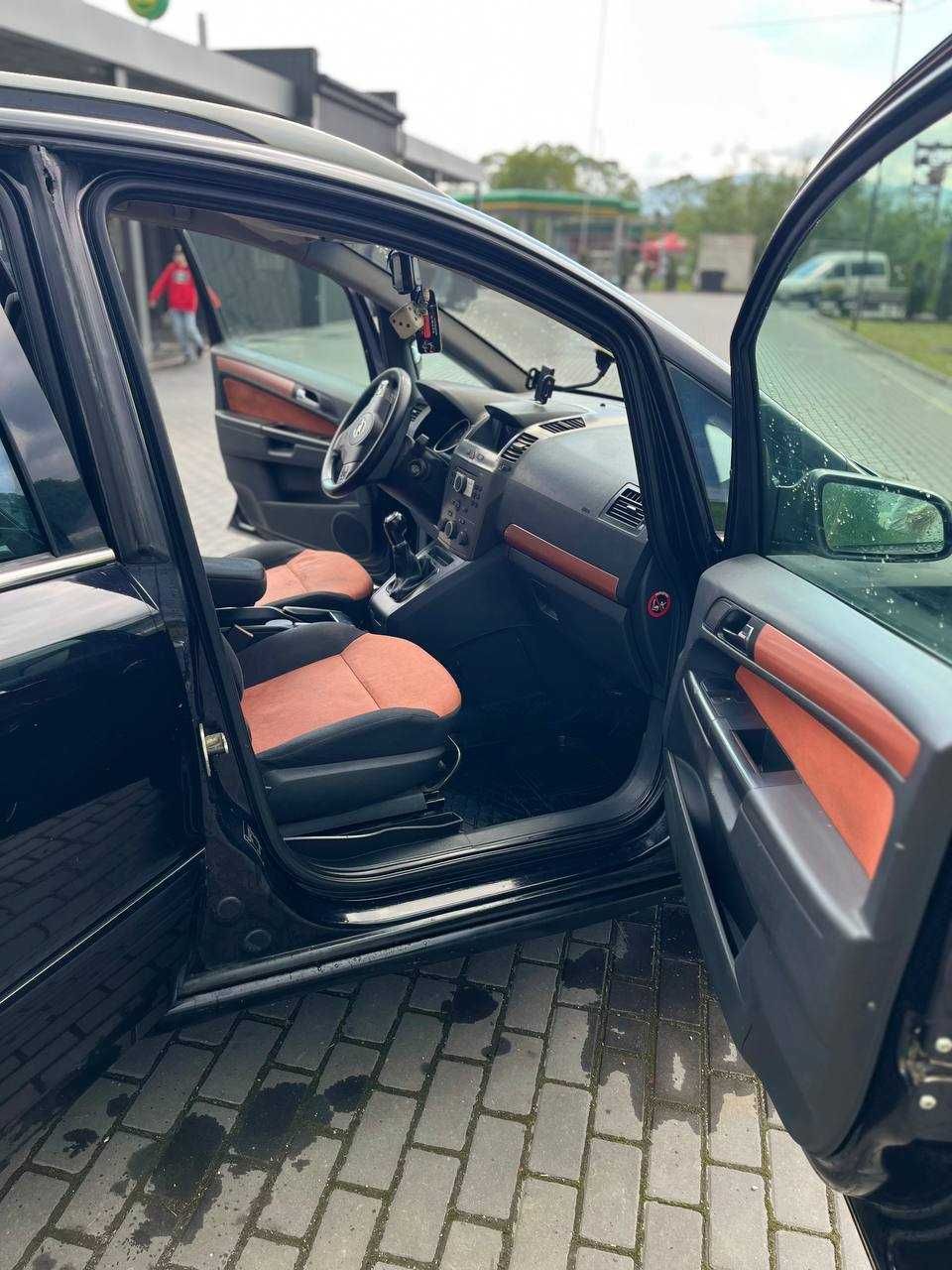 Продам автомобіль Opel Zafira B 2005 р, 1.8 Газ/Бензин