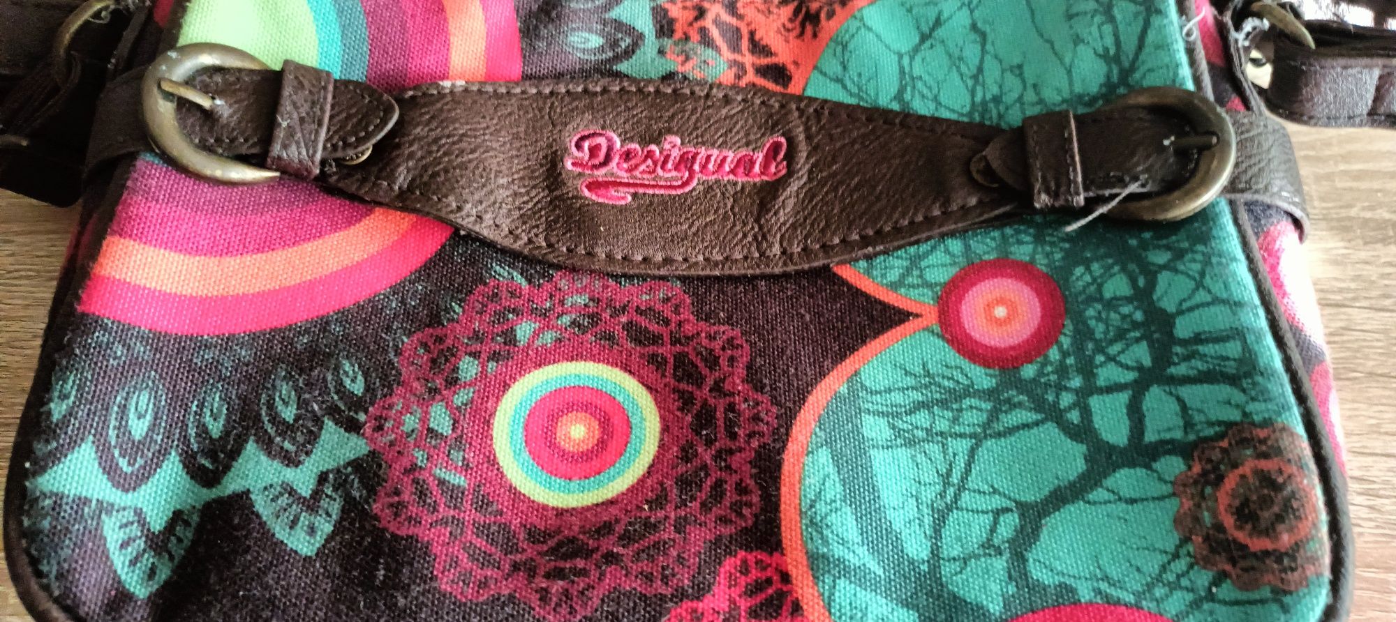 Mala da marca Desigual