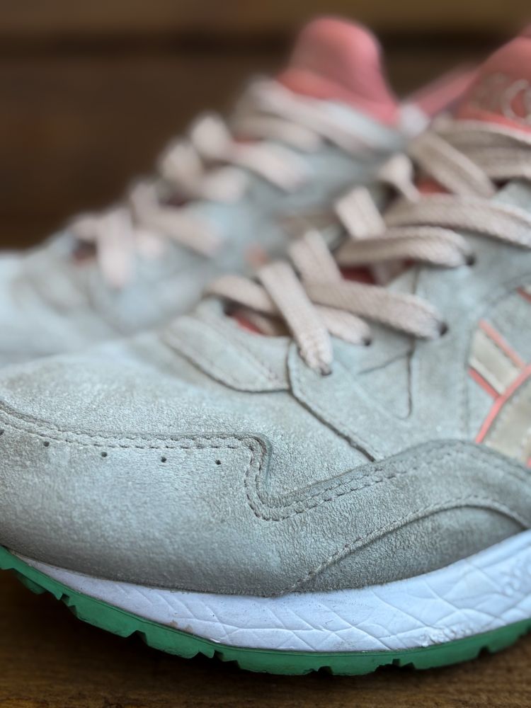 Кросівки жіночі Asics