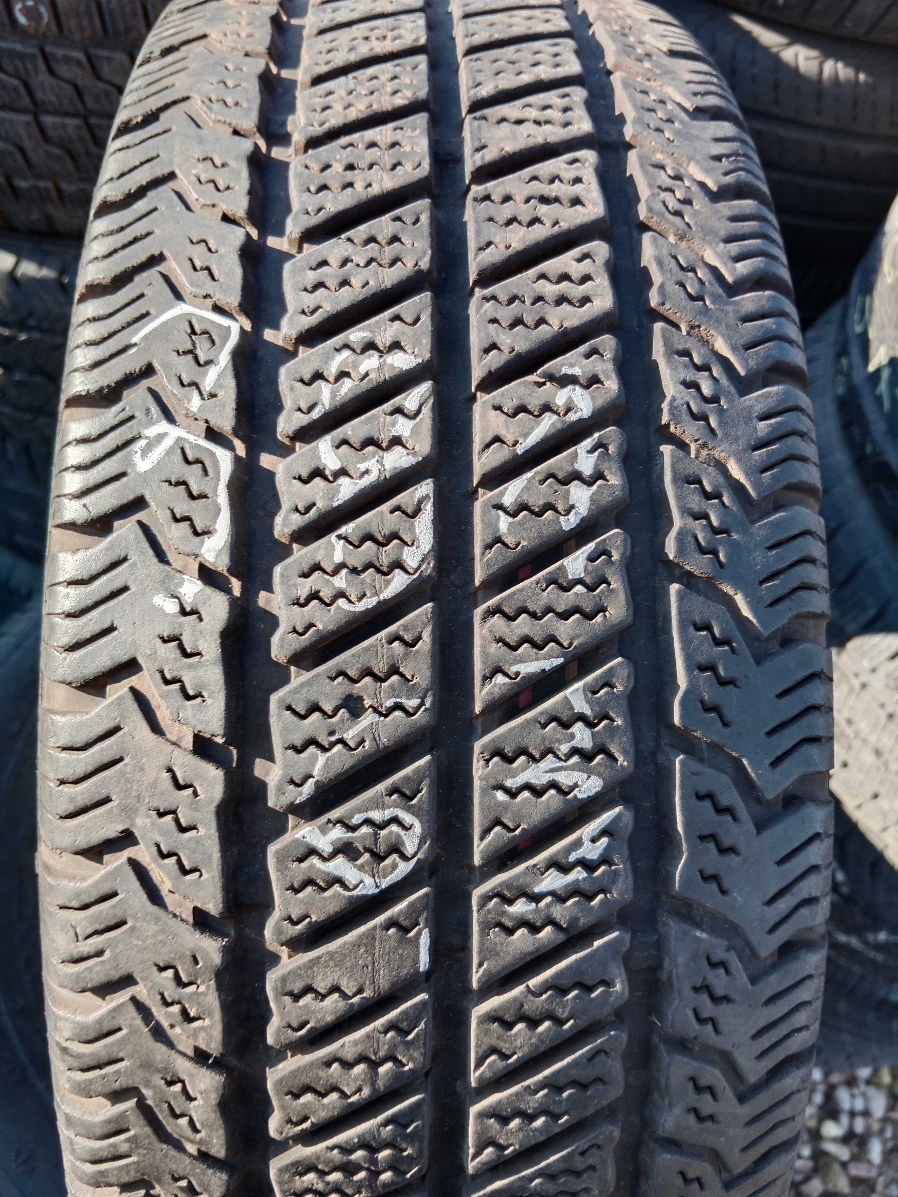 Opona używana 205/65R16C Barum Snovanis 2 1szt.