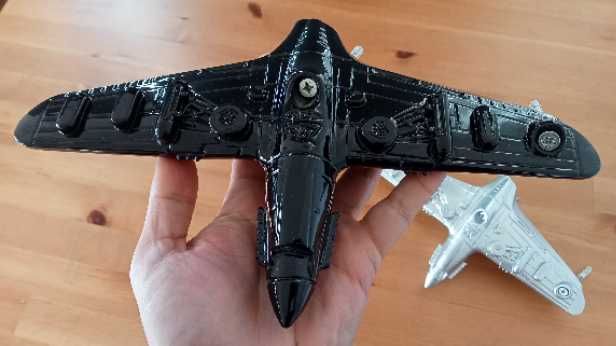 Cabides em forma de avião