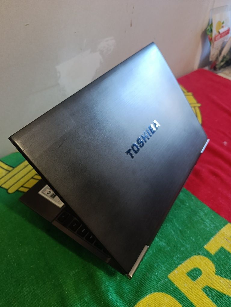 Toshiba Portege Z830 Ultrabook (i5-2467M - 10GB RAM - 256GB SSD)