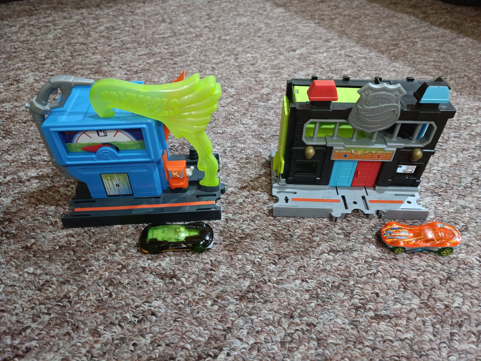 Hot wheels заправка.
