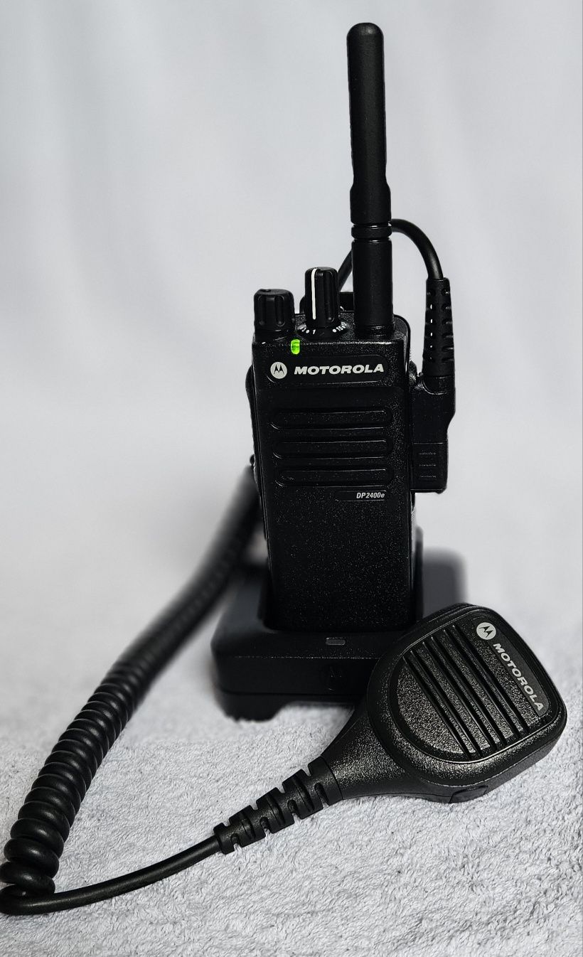 Motorola DP2400e - mikrofon, słuchawka, ładowarka - KOMPLET, sprawna!