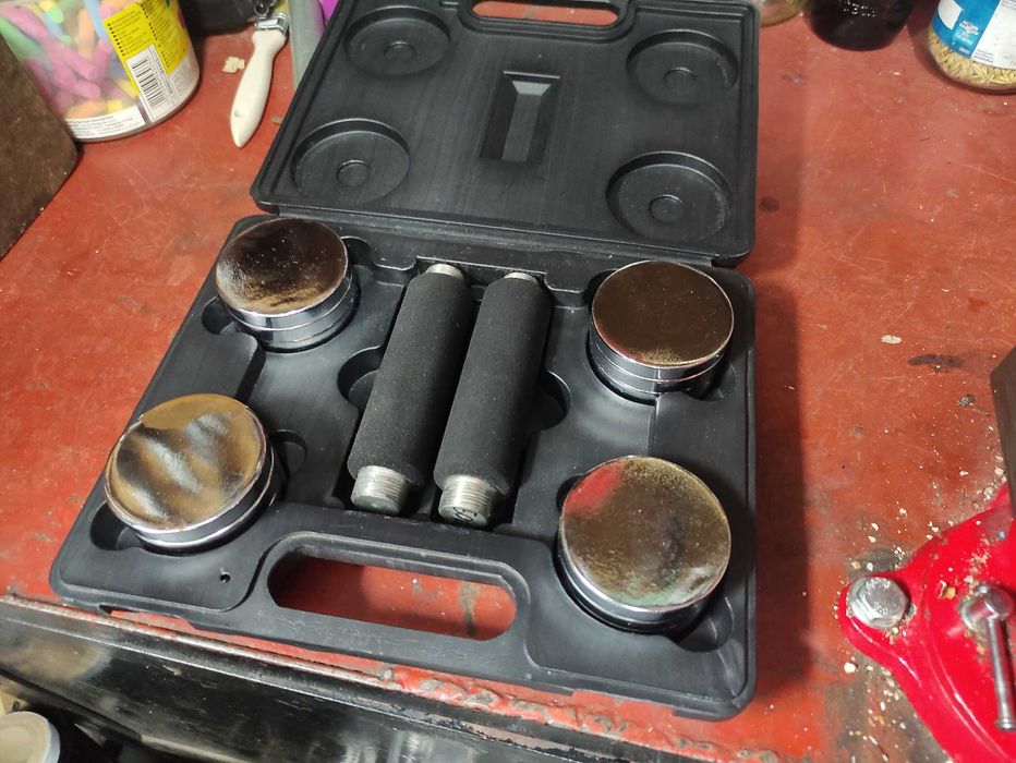 Hantelki Hantle 2x2,5kg regulowane chromowane chrom hantelki w walizce