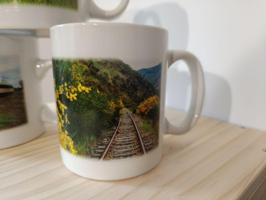 Caneca alusiva Caminho de ferro português