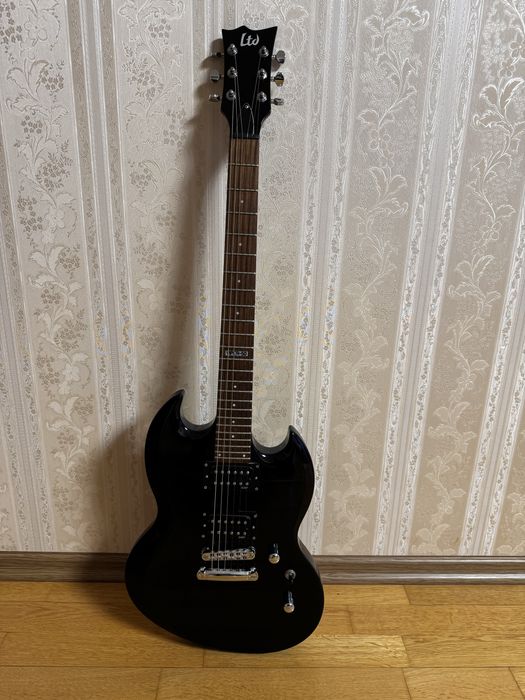Єлектрогітара ESP LTD VIPER-50