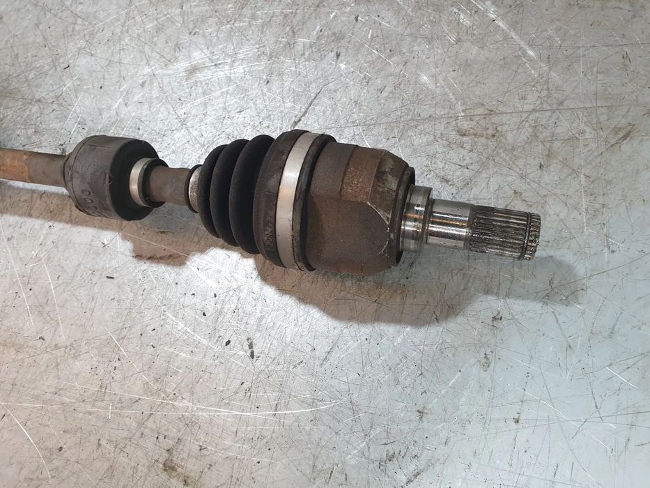 Transmissão frente esquerda KIA Ceed (JD)