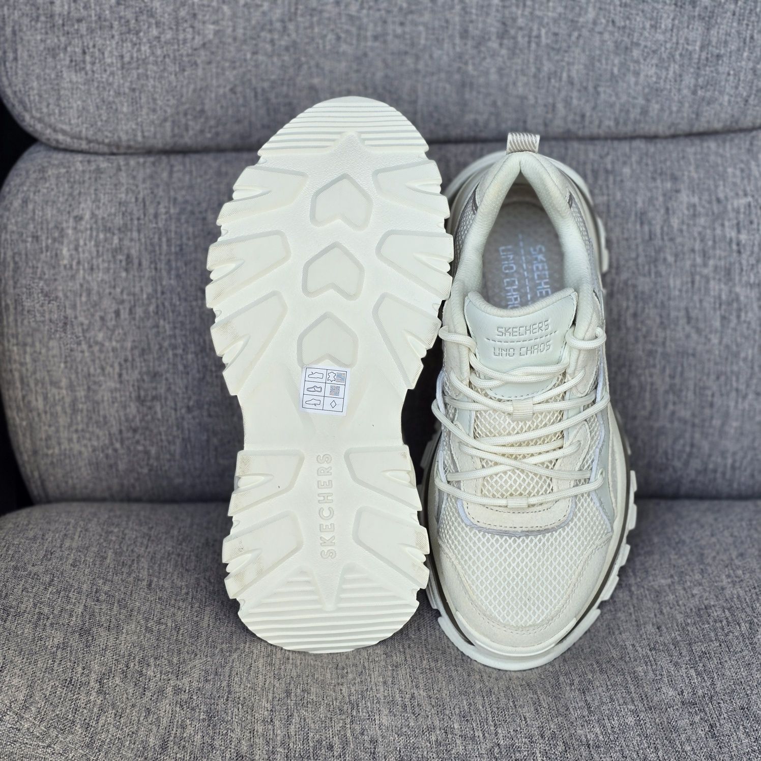 Жіночі кросівки Skechers кремові