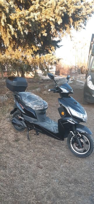 Електроскутер 3000w/2000w літієва батарея