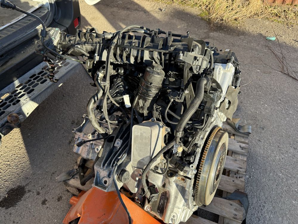 Двигун BMW b58 xdrive 45E гібрид B58B30C турбіна колектор головка