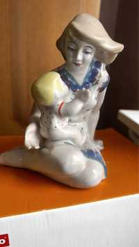 фарфоровая статуэтка «Мать и дитя»