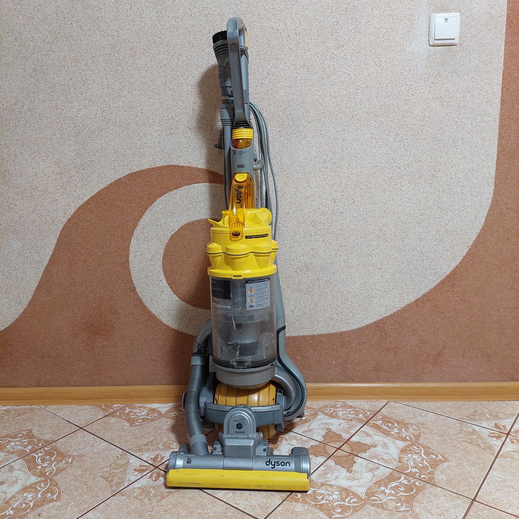 Dyson Ball DC15  дусон пилосос мяч безмішковий