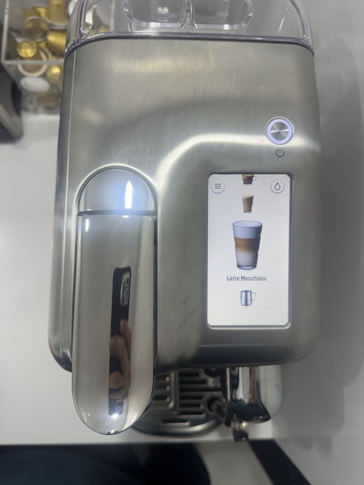 Máquina cafe Creatista Pro Nespresso
