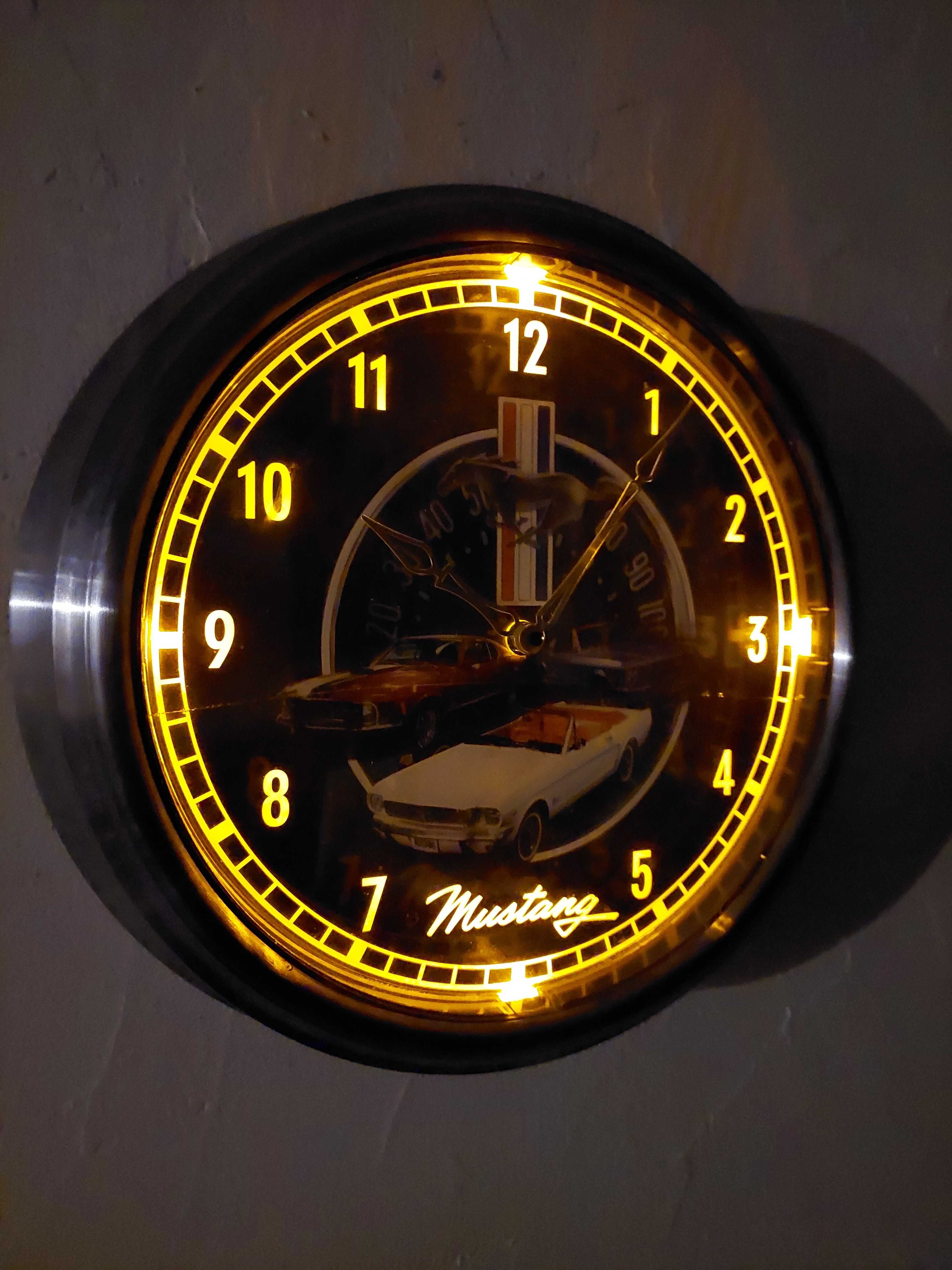 Zegar scienny Mustang podswietlany