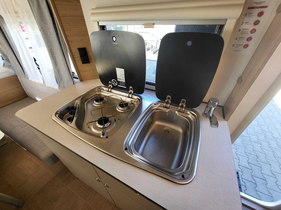 Wynajem przyczepa kempingowa 6 osobowa LMC Sassino 470 K DMC 1200 kg