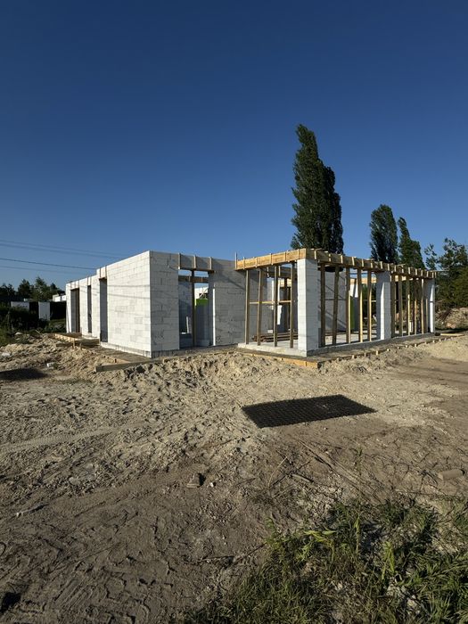 Бригада будівельників,Бомбомховища,фундамент Дах