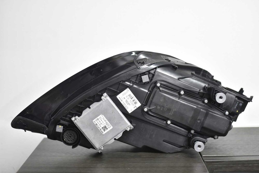 Faróis Dianteiros LED Porsche Cayenne 2018–2023