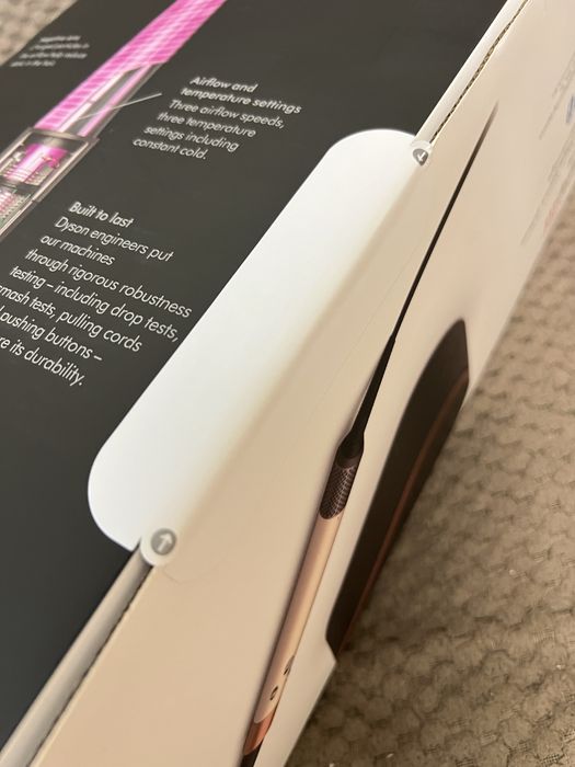 Новий стайлер Dyson HS08