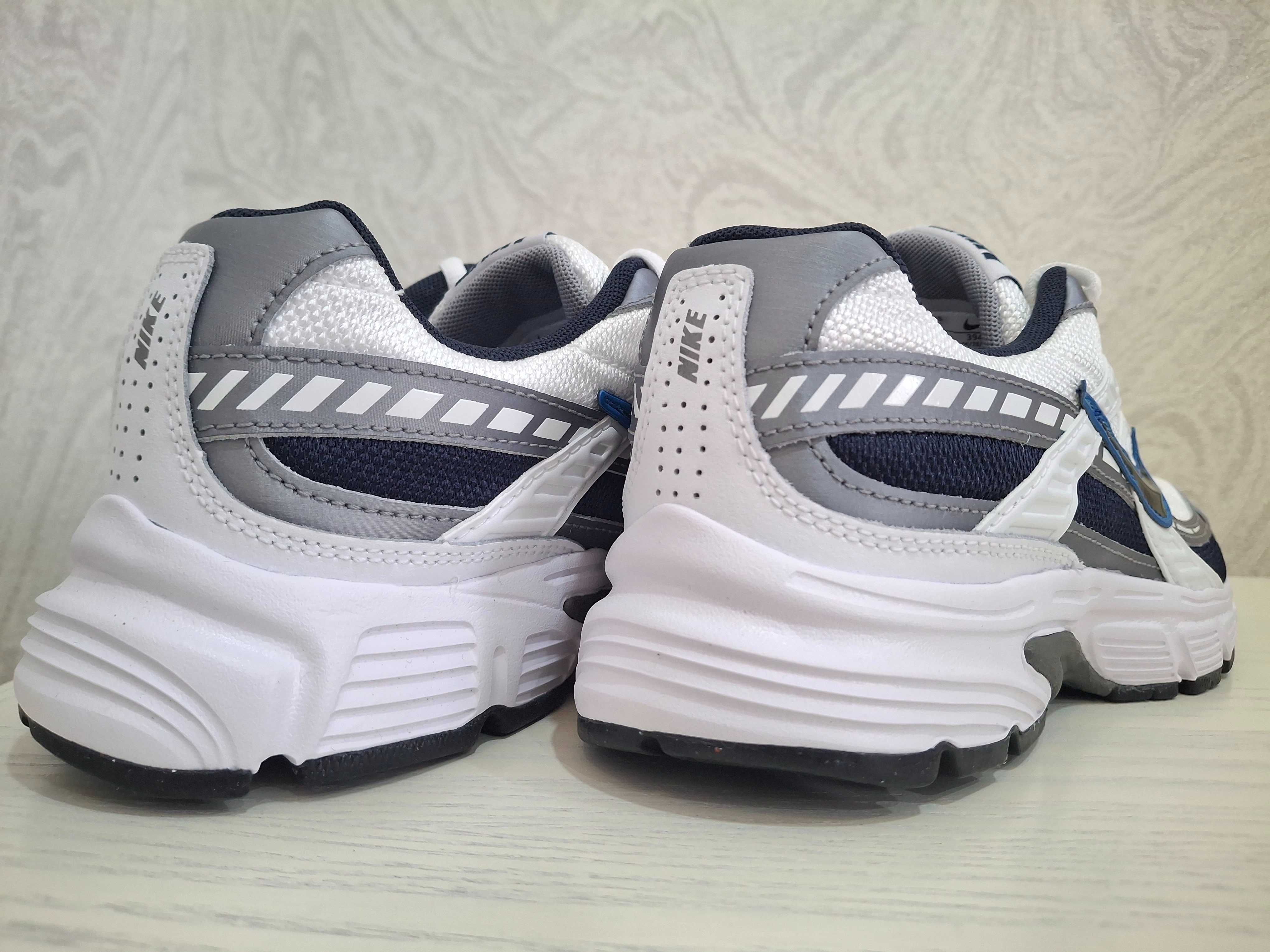 Кросівки NIKE Initiator Нові 40р.