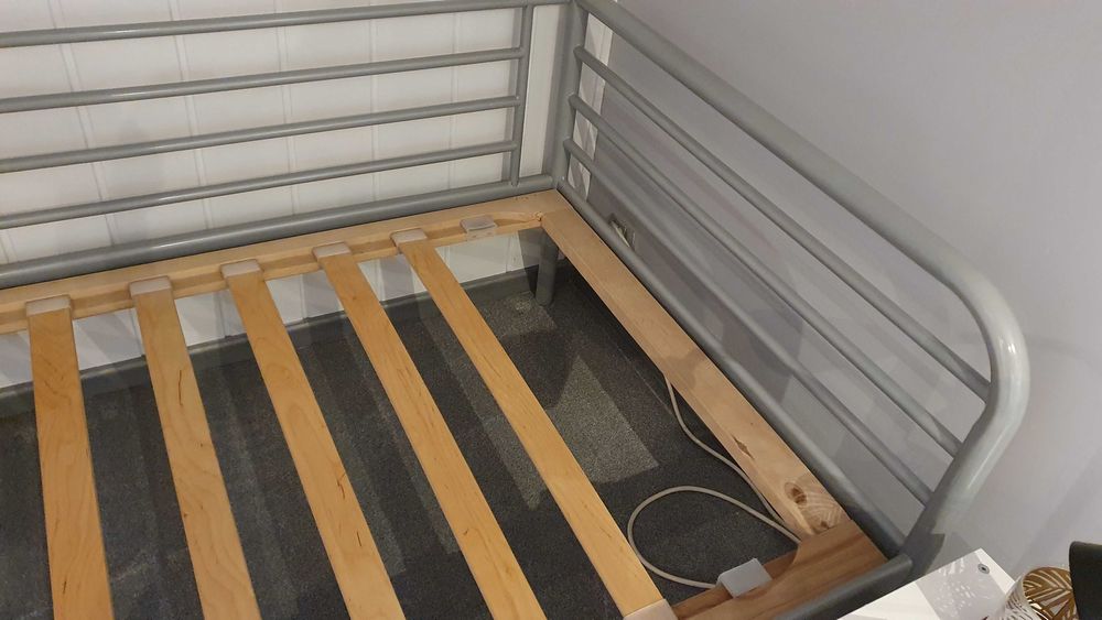 Łóżko młodzieżowe