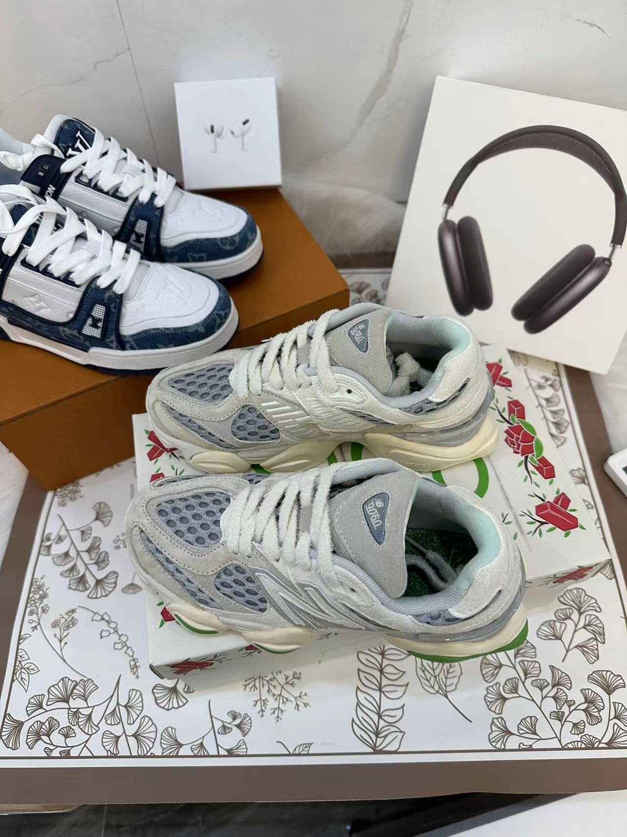 New Balance 9060 Bricks & Woody 40