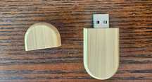 Lote de 32 pens USB de 16GB em madeira , ideal para engravar.