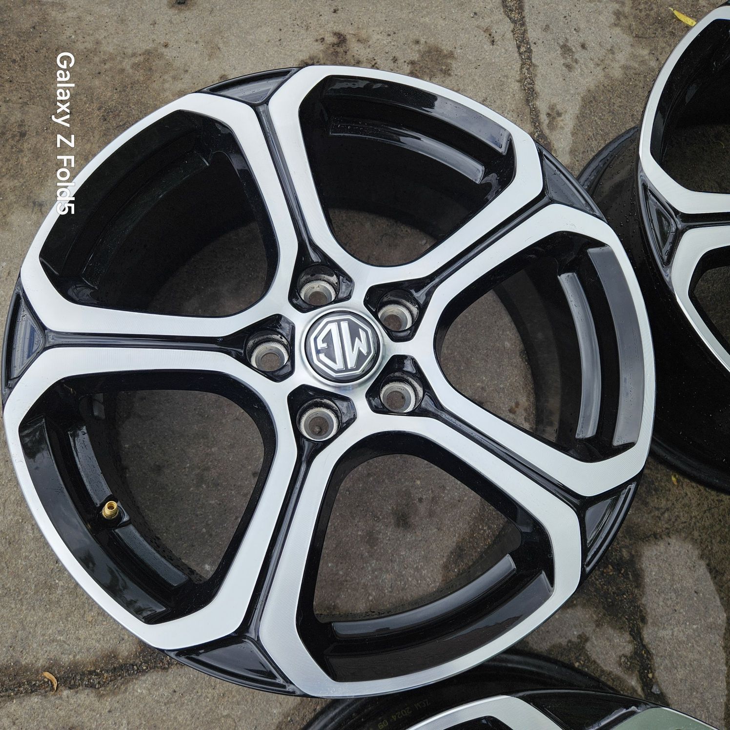Nowe Alufelgi 17 MG HS MG EHS ET38 5x112 TPMS Oryginalne